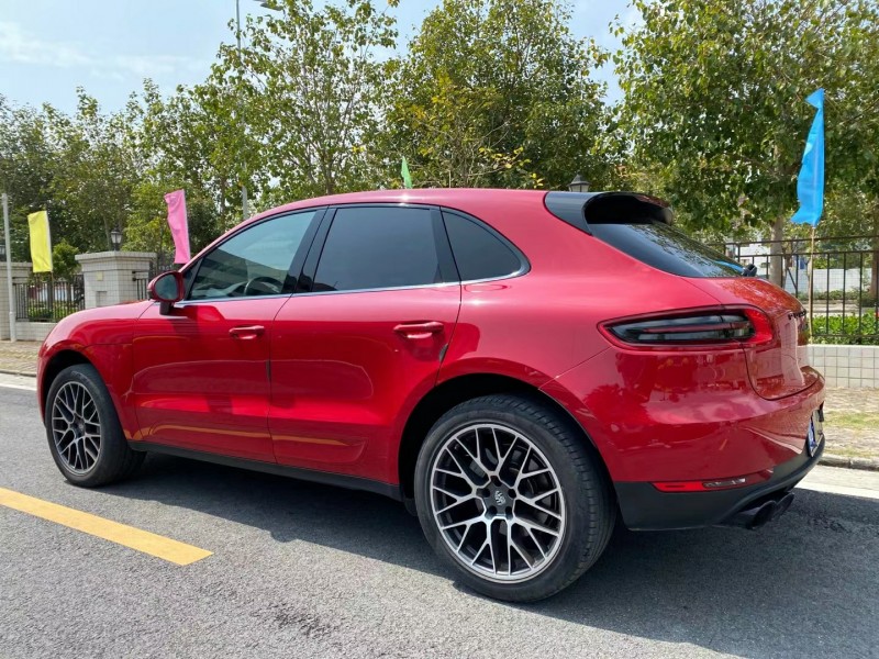 中山17年保时捷Macan2