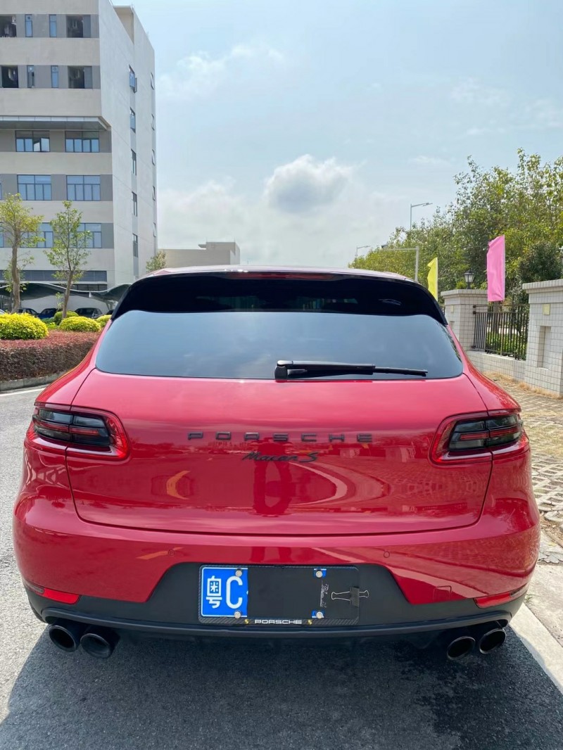 中山17年保时捷Macan5