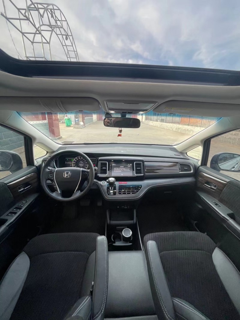 烟台19年本田艾力绅3