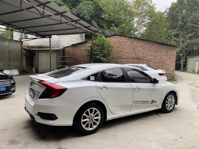 成都17年本田思域1