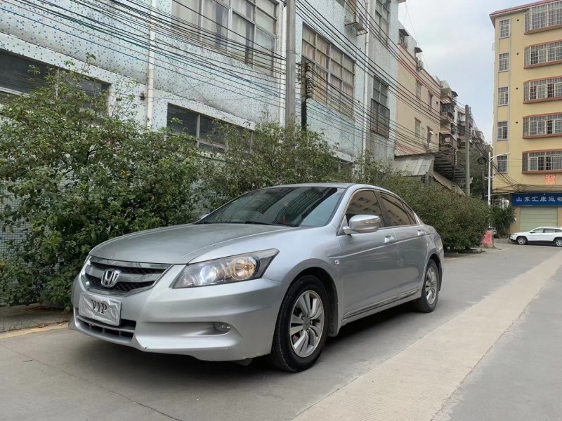广州14年本田雅阁2