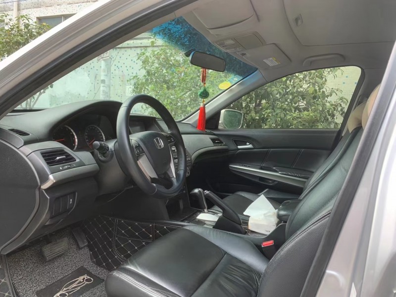 广州14年本田雅阁6