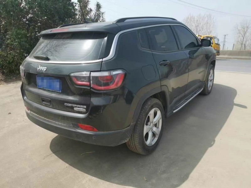 阜陽17年Jeep指南者8