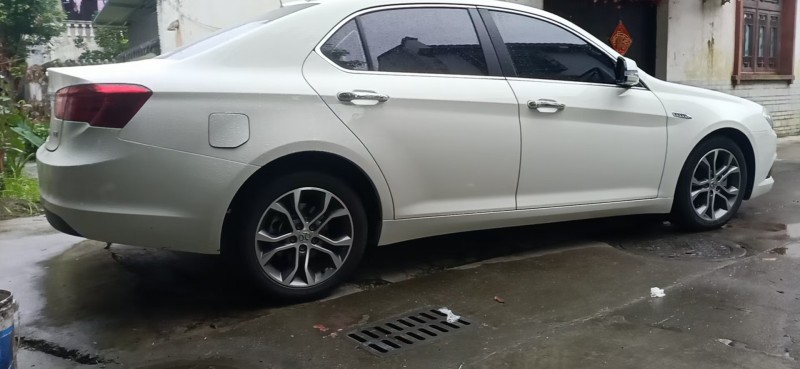 成都19年北汽绅宝D706