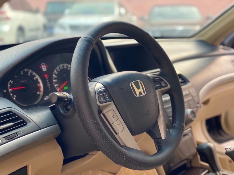 济宁08年本田雅阁4