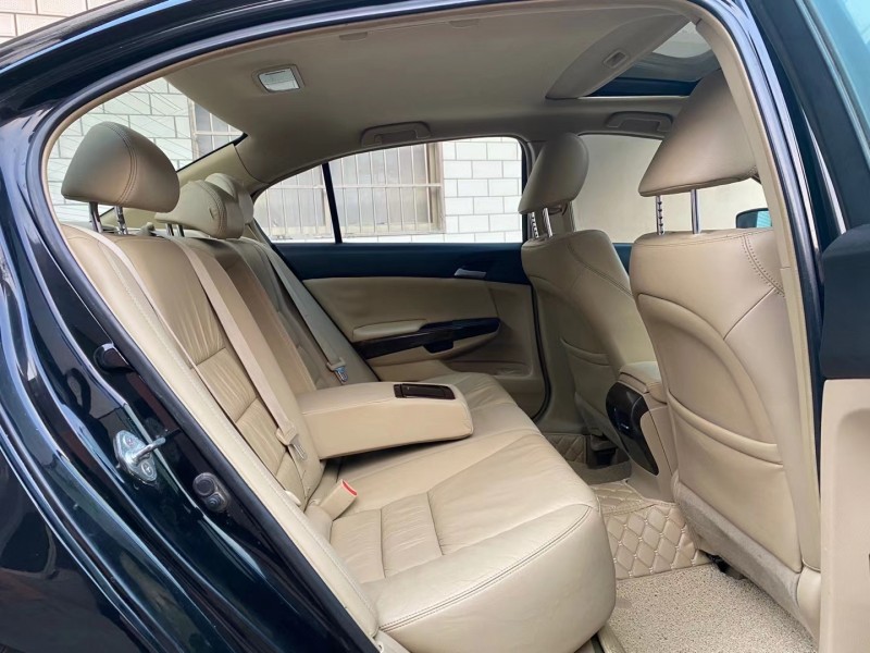 济宁08年本田雅阁6