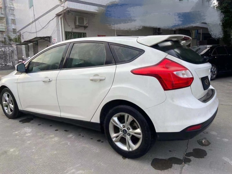 广州14年福特福克斯3