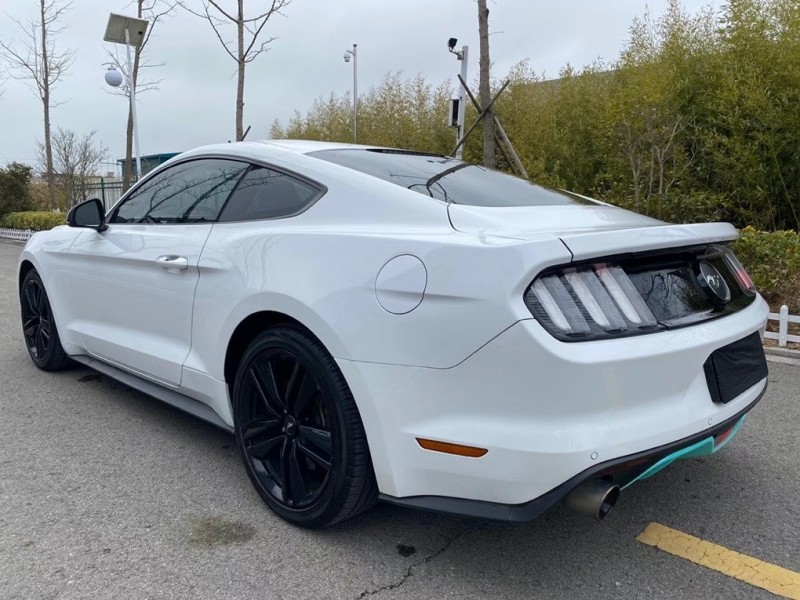 盐城15年福特野马6