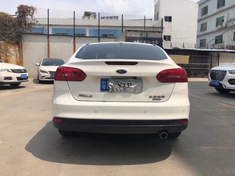 深圳17年福特福克斯5