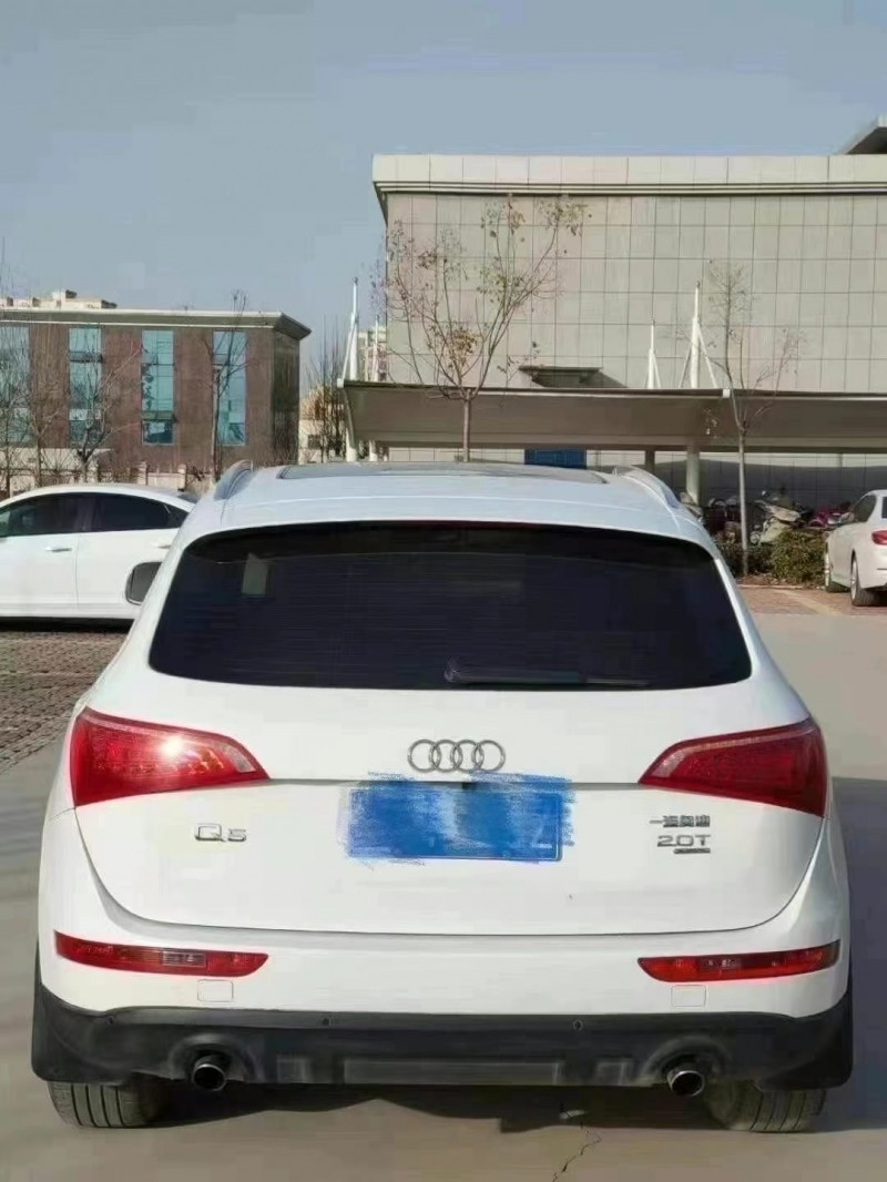 青岛13年奥迪Q54