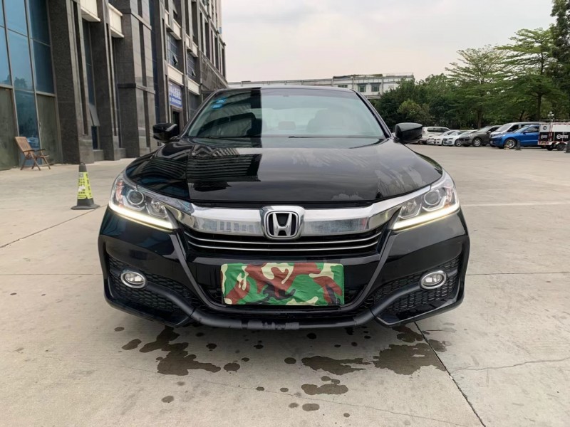 东莞16年本田雅阁1