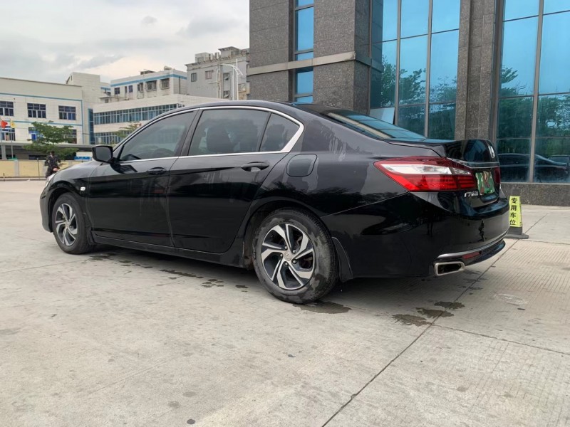 东莞16年本田雅阁4