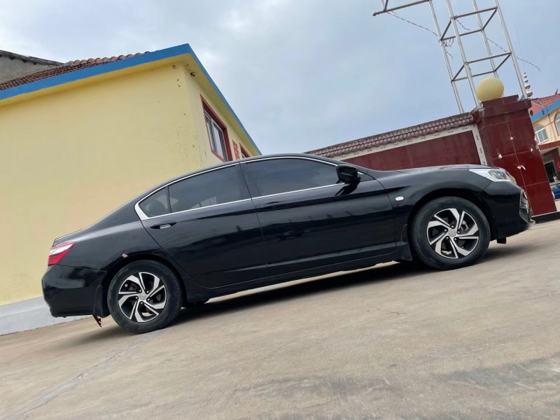 烟台17年本田雅阁3