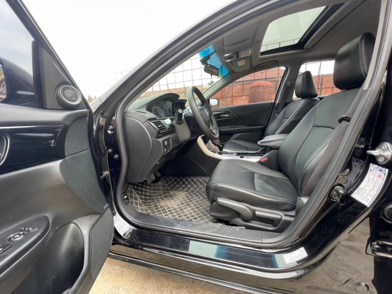 烟台17年本田雅阁5