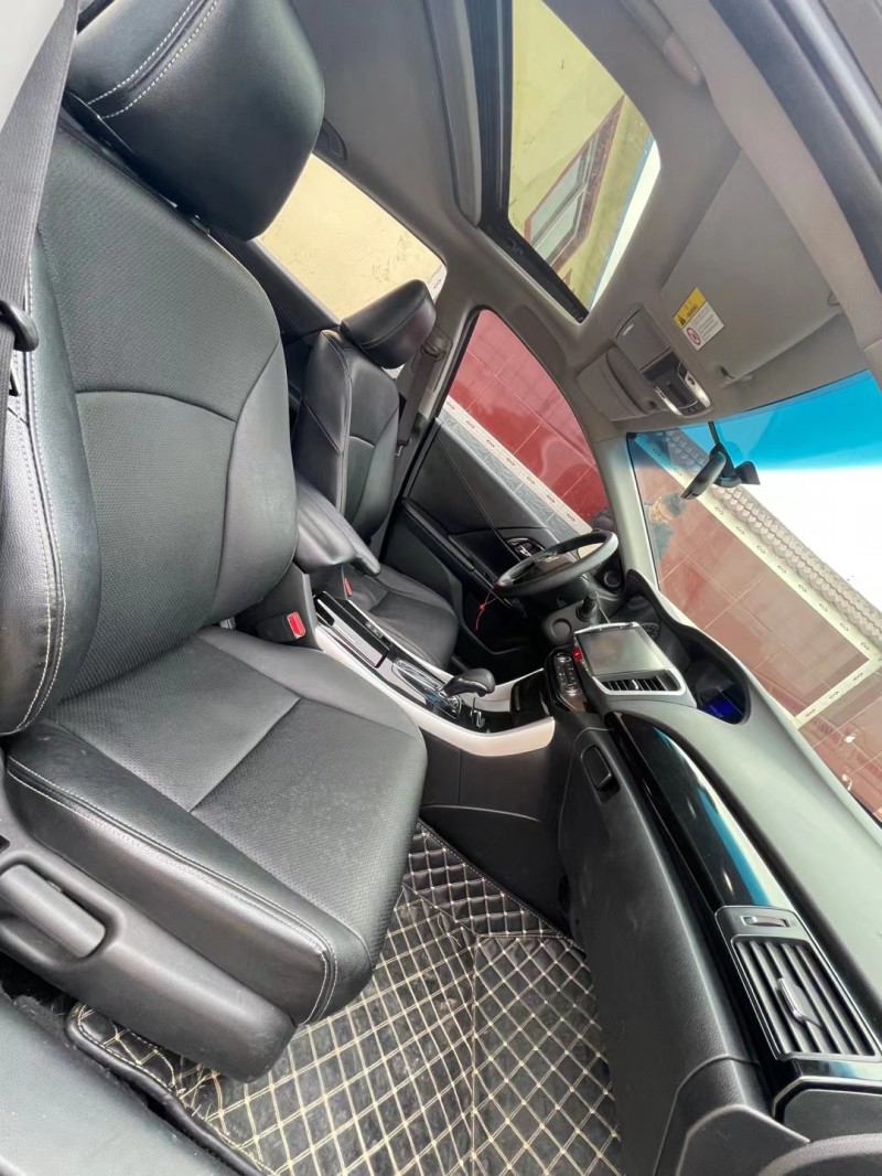 烟台17年本田雅阁6