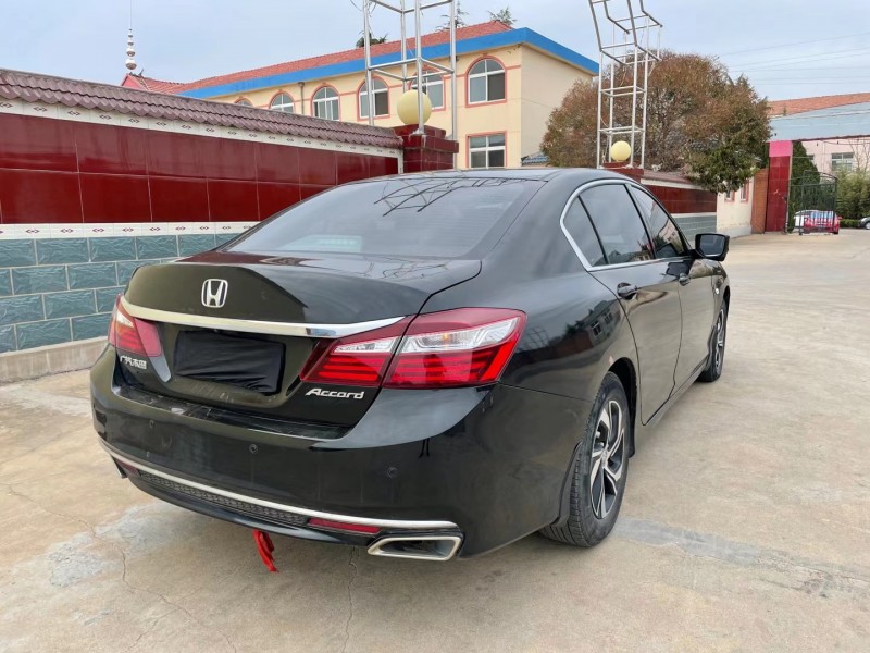 烟台17年本田雅阁8