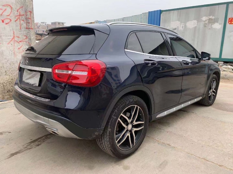 广州16年奔驰GLA3