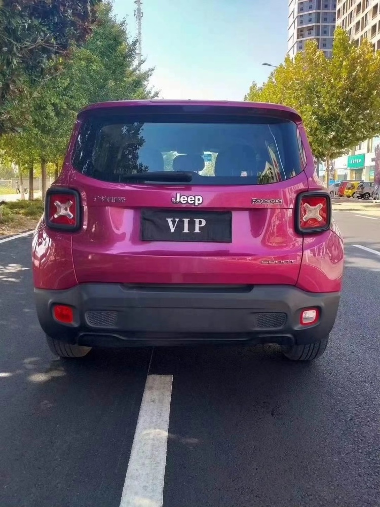 武漢17年Jeep自由俠1