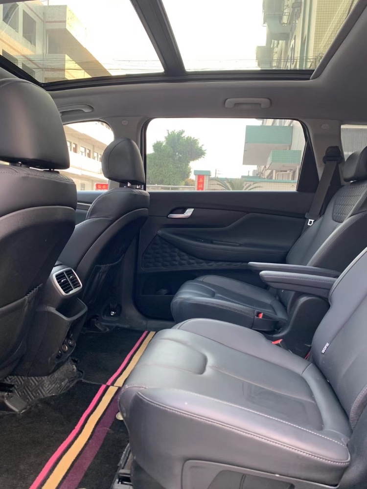 中山19年现代新胜达5