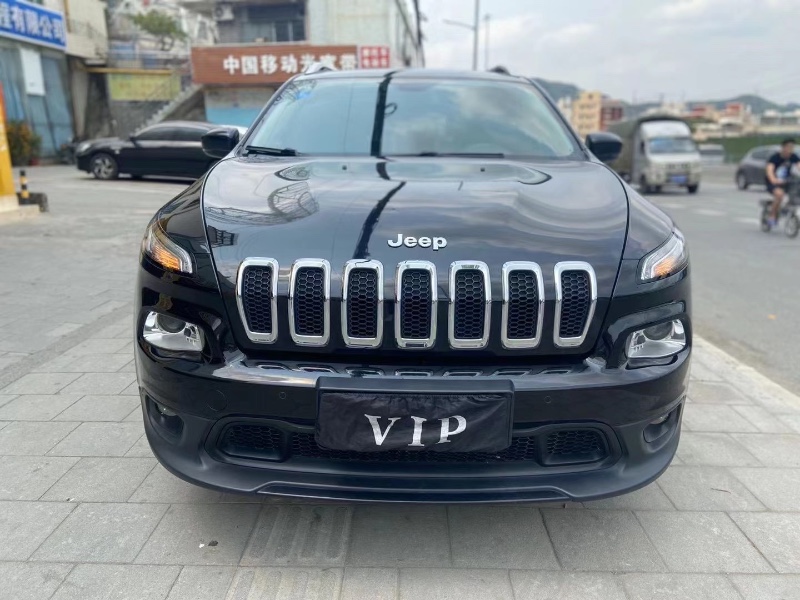 廣州17年Jeep自由光1