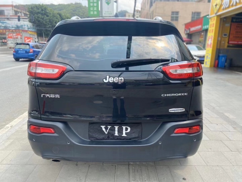 廣州17年Jeep自由光5