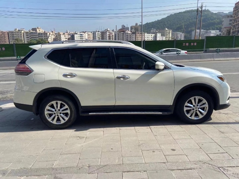 广州16年日产奇骏4