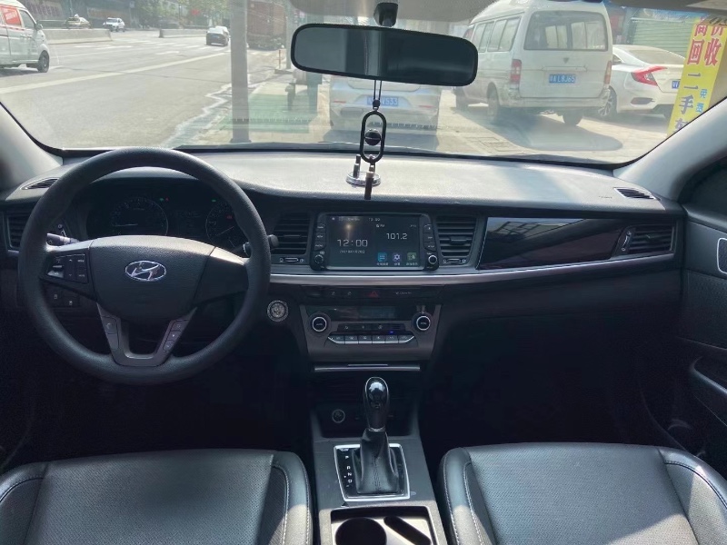 广州18年现代名图6