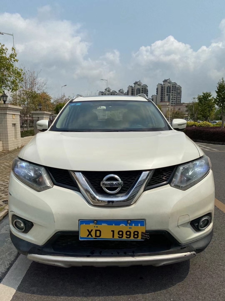 中山14年日产奇骏1