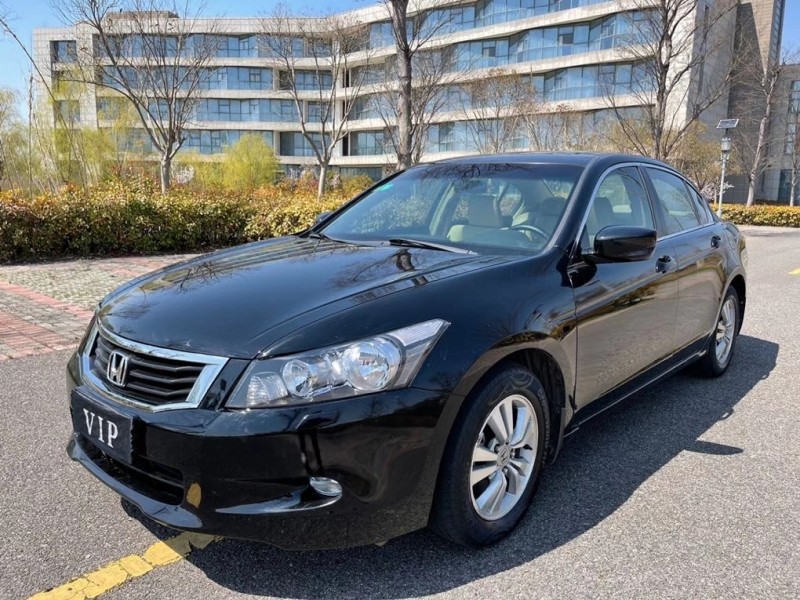 盐城09年本田雅阁3