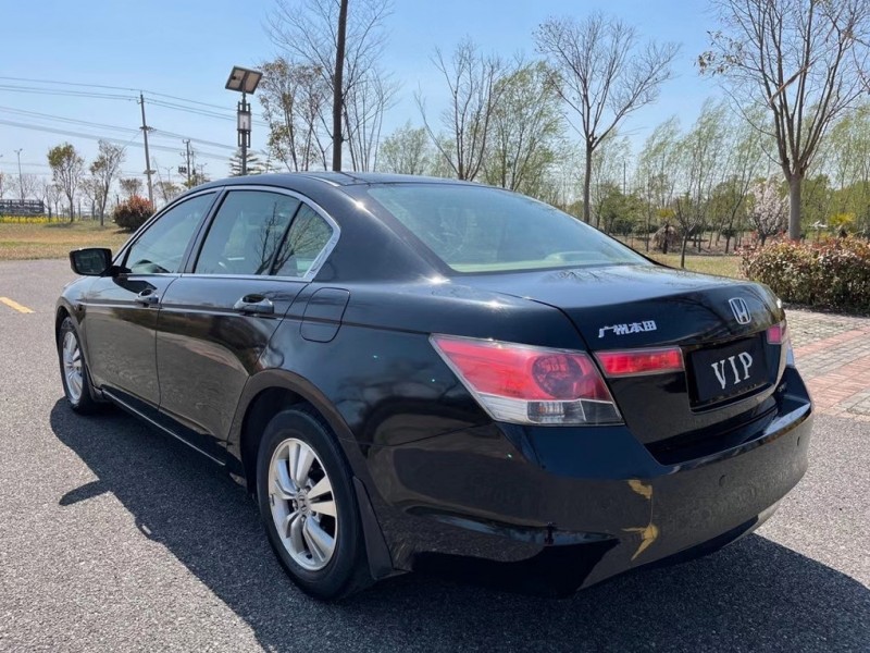 盐城09年本田雅阁4