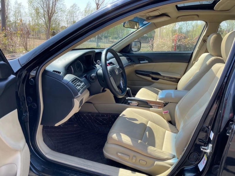 盐城09年本田雅阁6