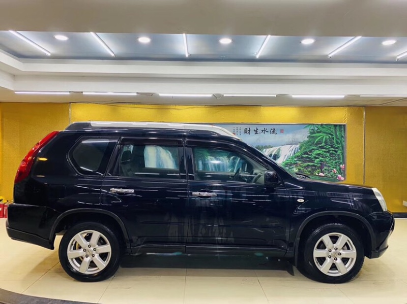 东莞11年日产奇骏4