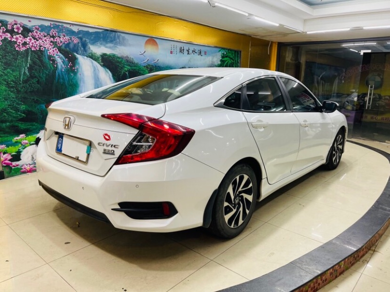 东莞17年本田思域2