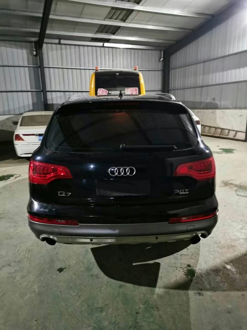 臨沂11年奧迪Q76
