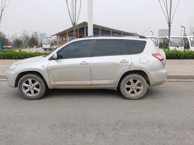 邯鄲09年豐田RAV44