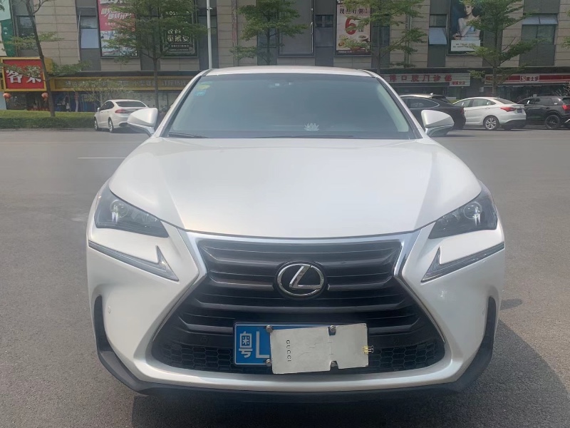 广州17年雷克萨斯NX1