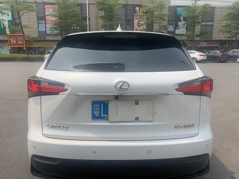 广州17年雷克萨斯NX7