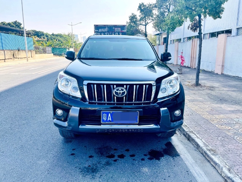 东莞10年丰田普拉多5