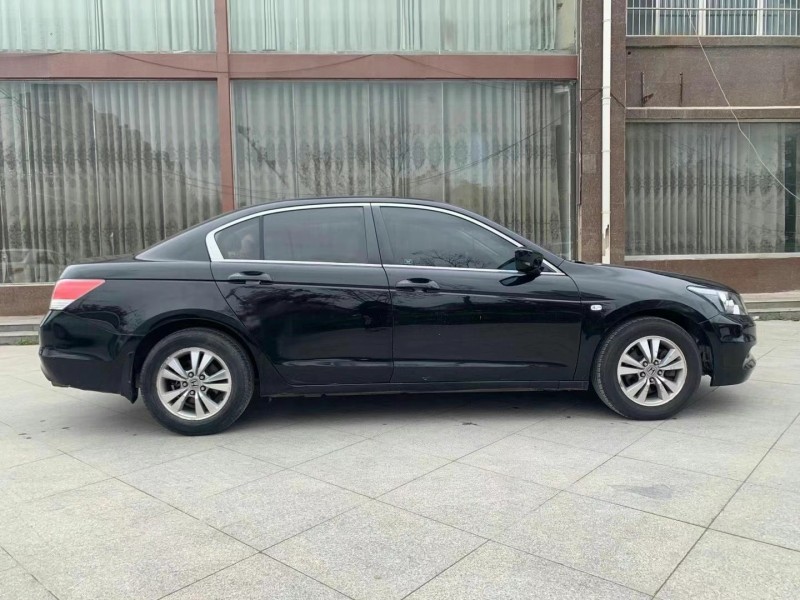 济宁12年本田雅阁3