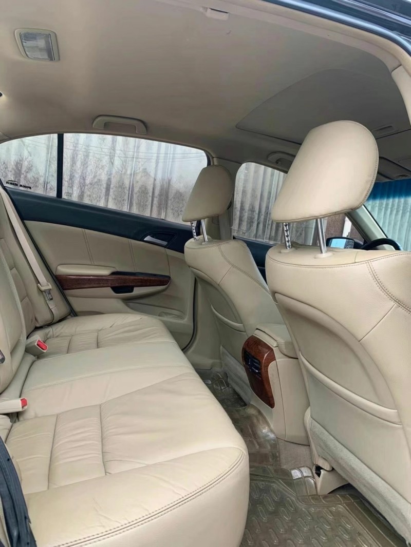 济宁12年本田雅阁4