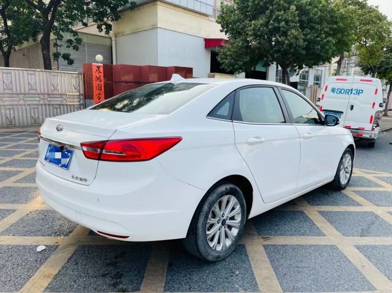 东莞17年福特福睿斯5