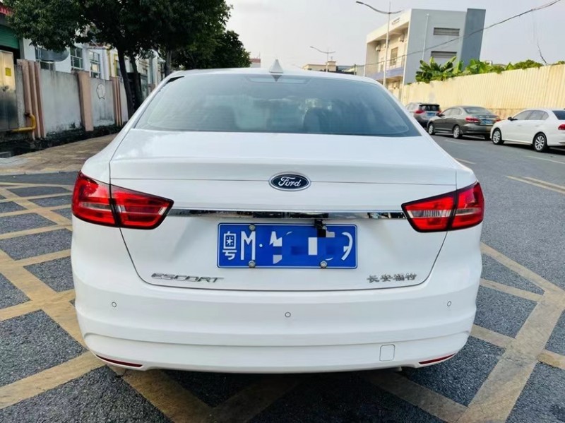 东莞17年福特福睿斯9