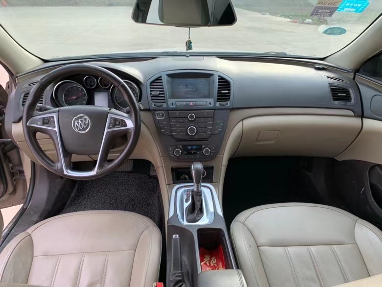 徐州12年别克君威3