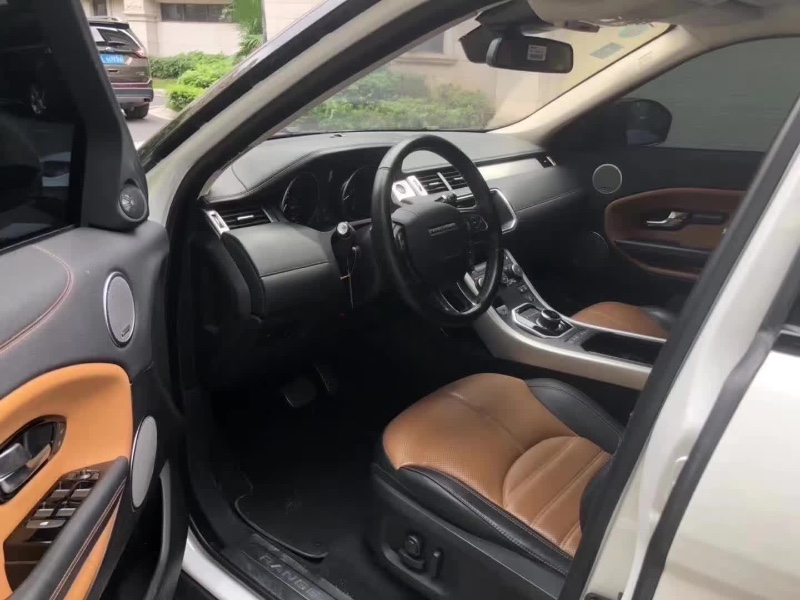 江门17年路虎极光2