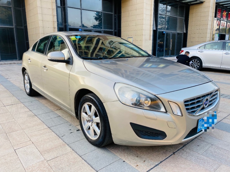 东莞11年沃尔沃S60L5