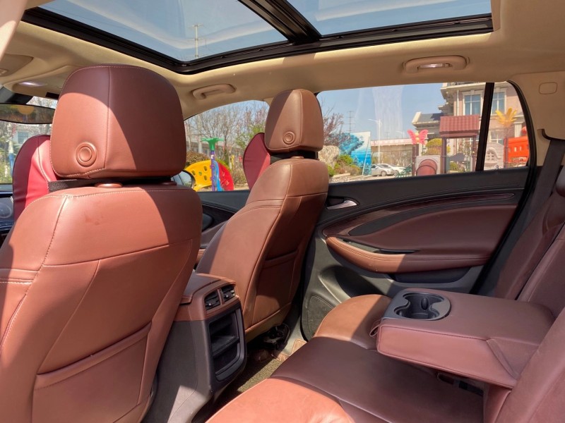 青岛16年别克昂科威5