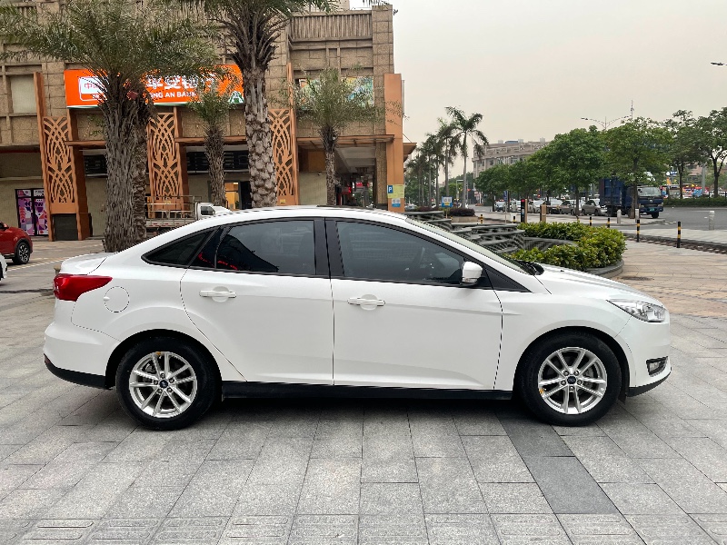 佛山18年福特福克斯6