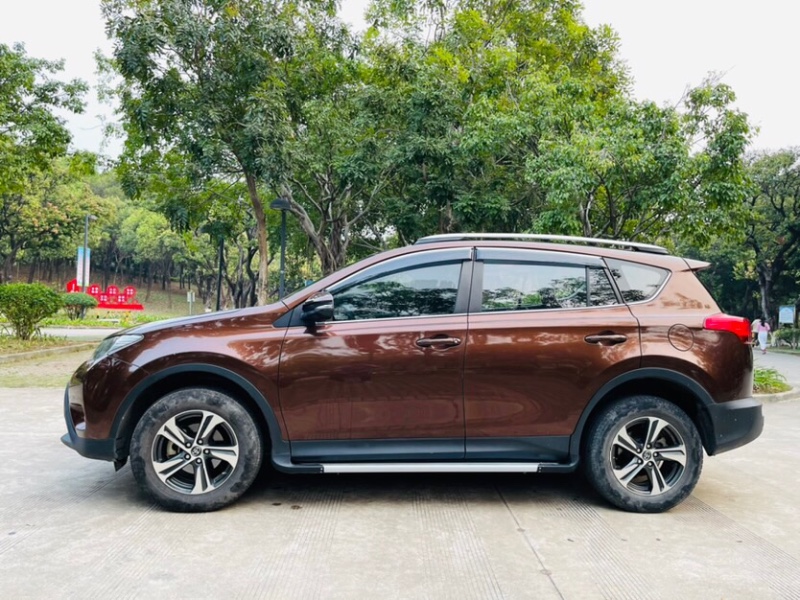 東莞16年豐田RAV4榮放4