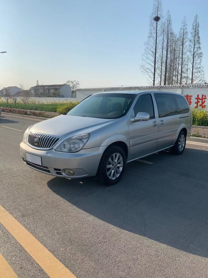 徐州15年别克陆尊8