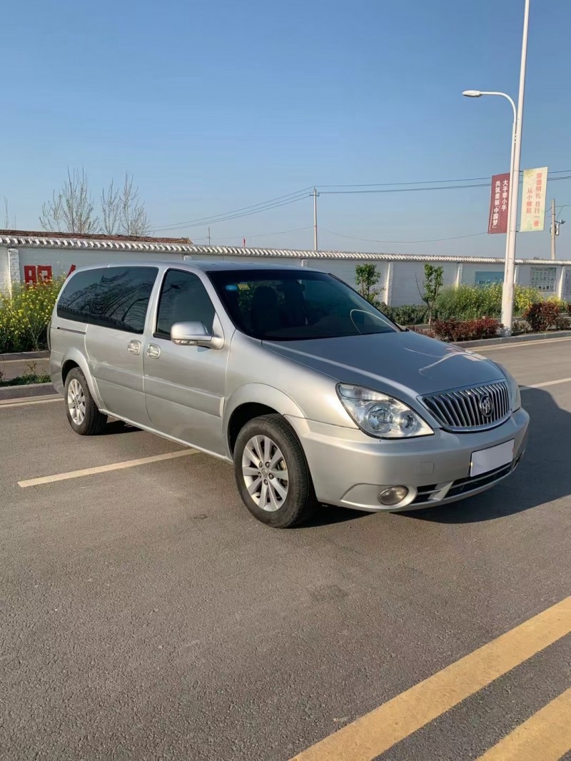 徐州15年别克陆尊7